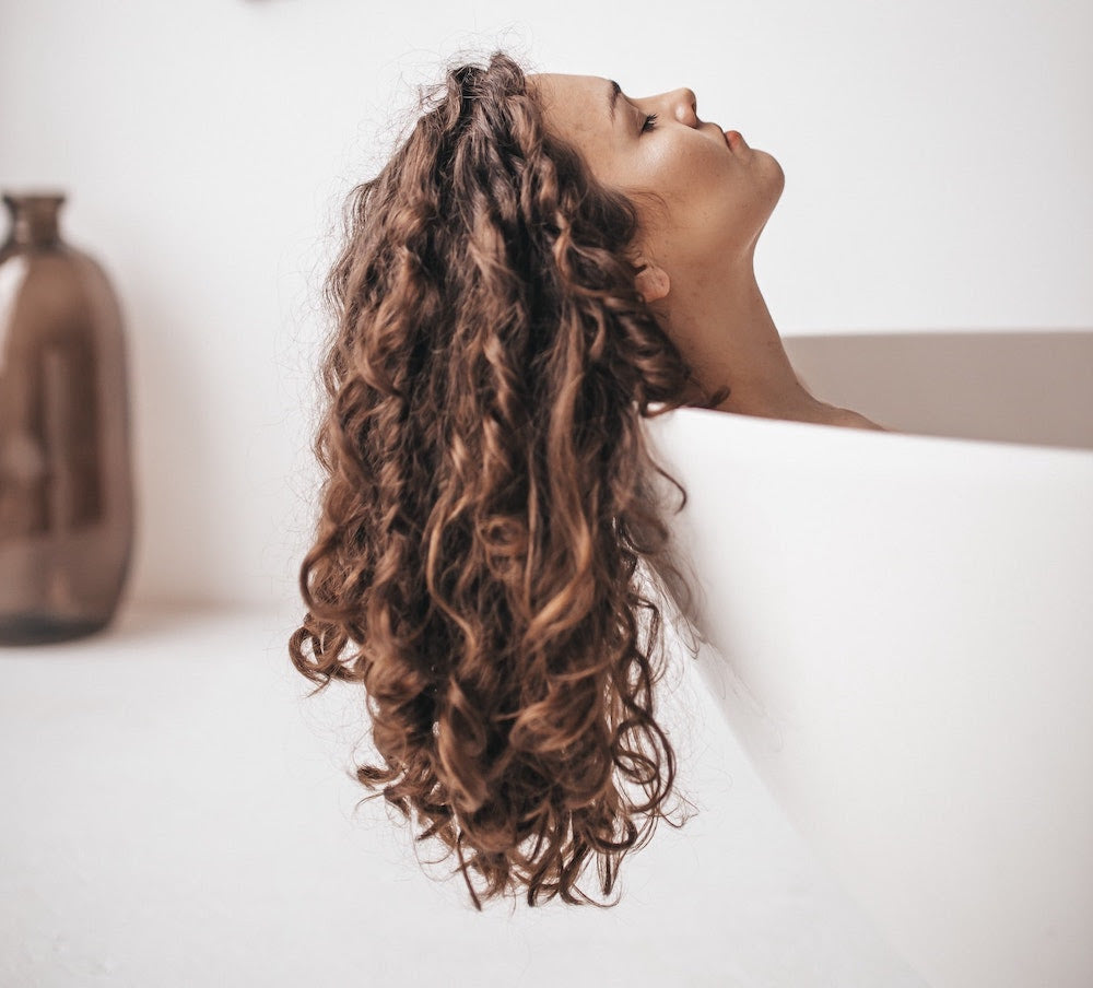 Minimize Hair Static, Breakage & Frizz this Fall 🍂